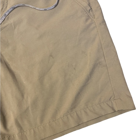 Kuhl 32” khaki shorts nylon-poly blend - Picture 5 of 5